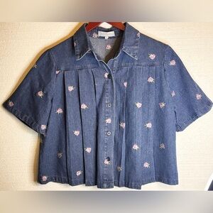 Solitaire Boxy Cropped Denim Button Up Top with Pink Embroidered Ditsy Floral M